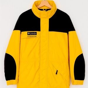Columbia Titanium Jacket in Yellow and Black